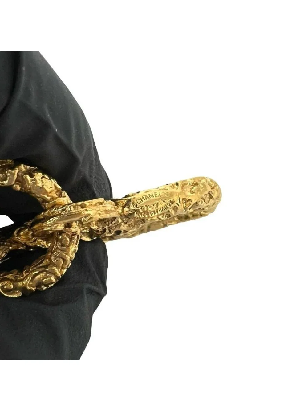 Chanel With Rice 93A Vintage CC Logo Lava Motif Chain Necklace Gold